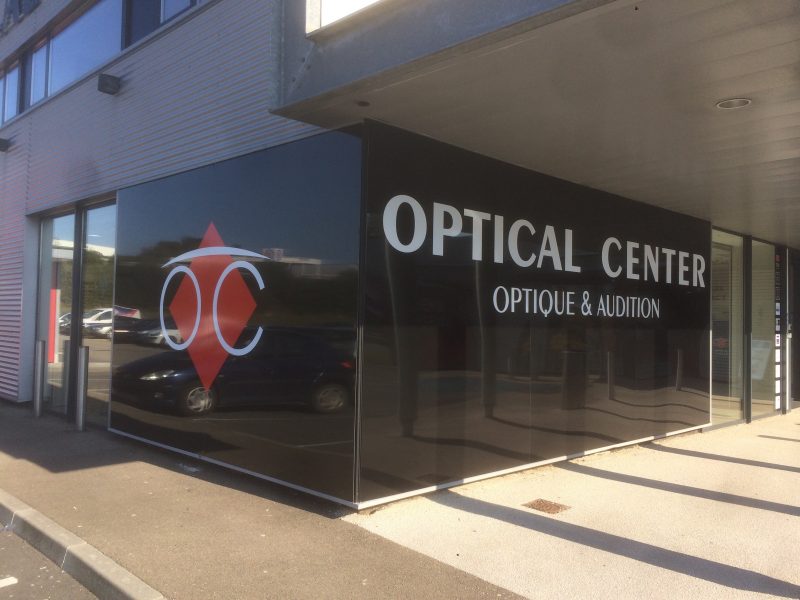 Adhésif sur vitrine pour opticien – Laval – Département 53